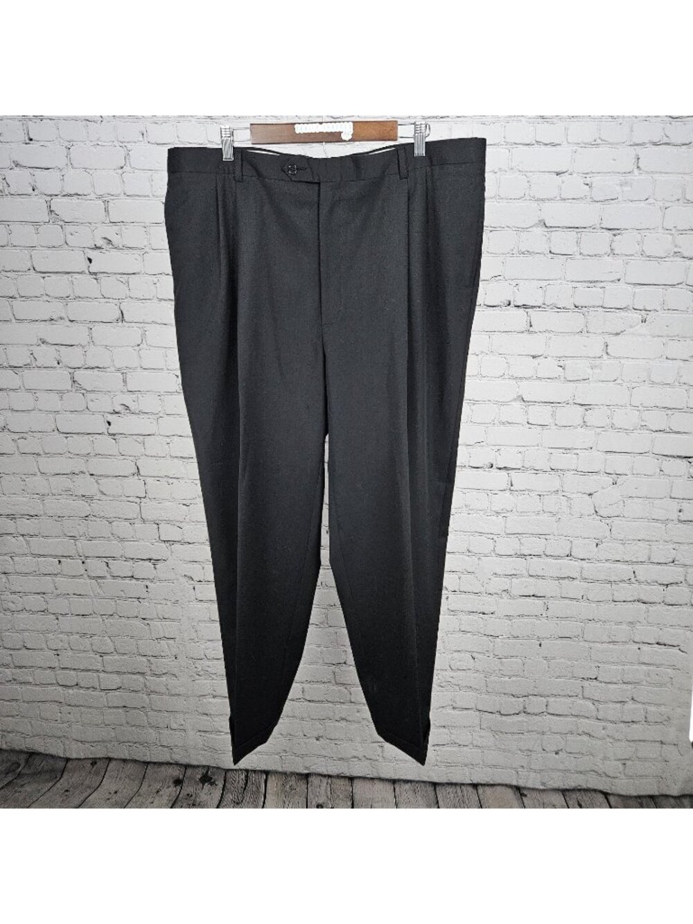 Austin Reed Black 100% Wool Signature Pleated Cuffed Dress Pants 42 (40x31)